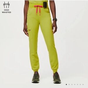 Limeade Figs Zamora Scrub jogger pants. Worn a couple of times. Good condition.